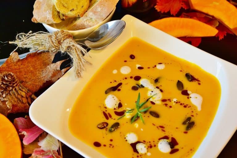 ZUPPA DI CREMA DI ZUCCA AL MIELE CON FUNGHI PORCINI